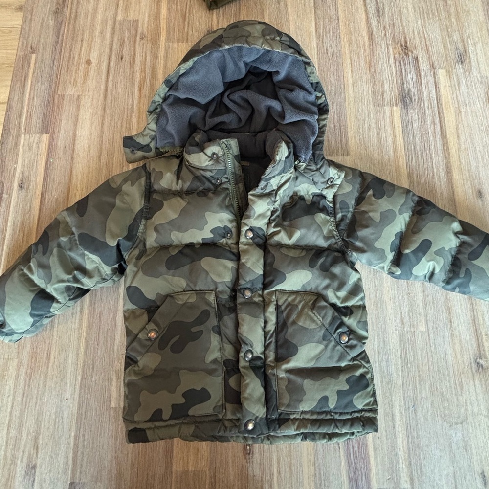 GAP camo puffer coat Jacket